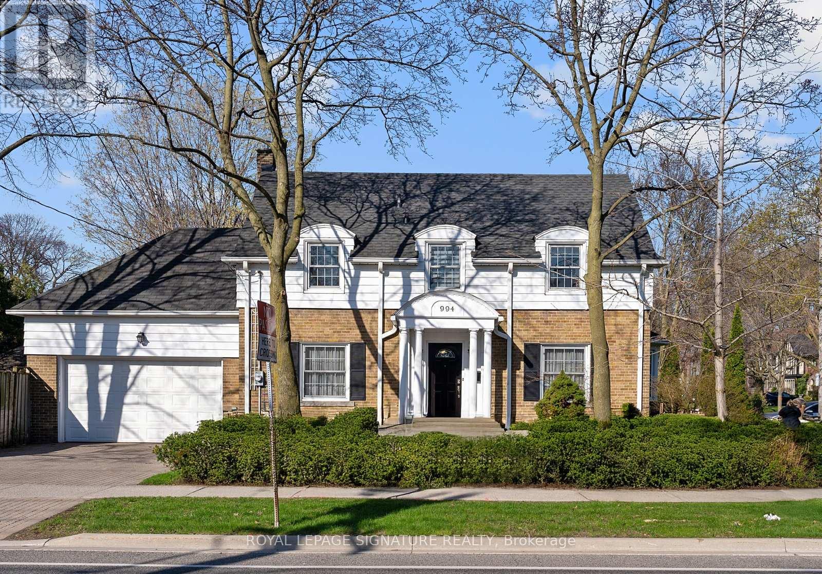 994 ROYAL YORK ROAD, Toronto, Ontario