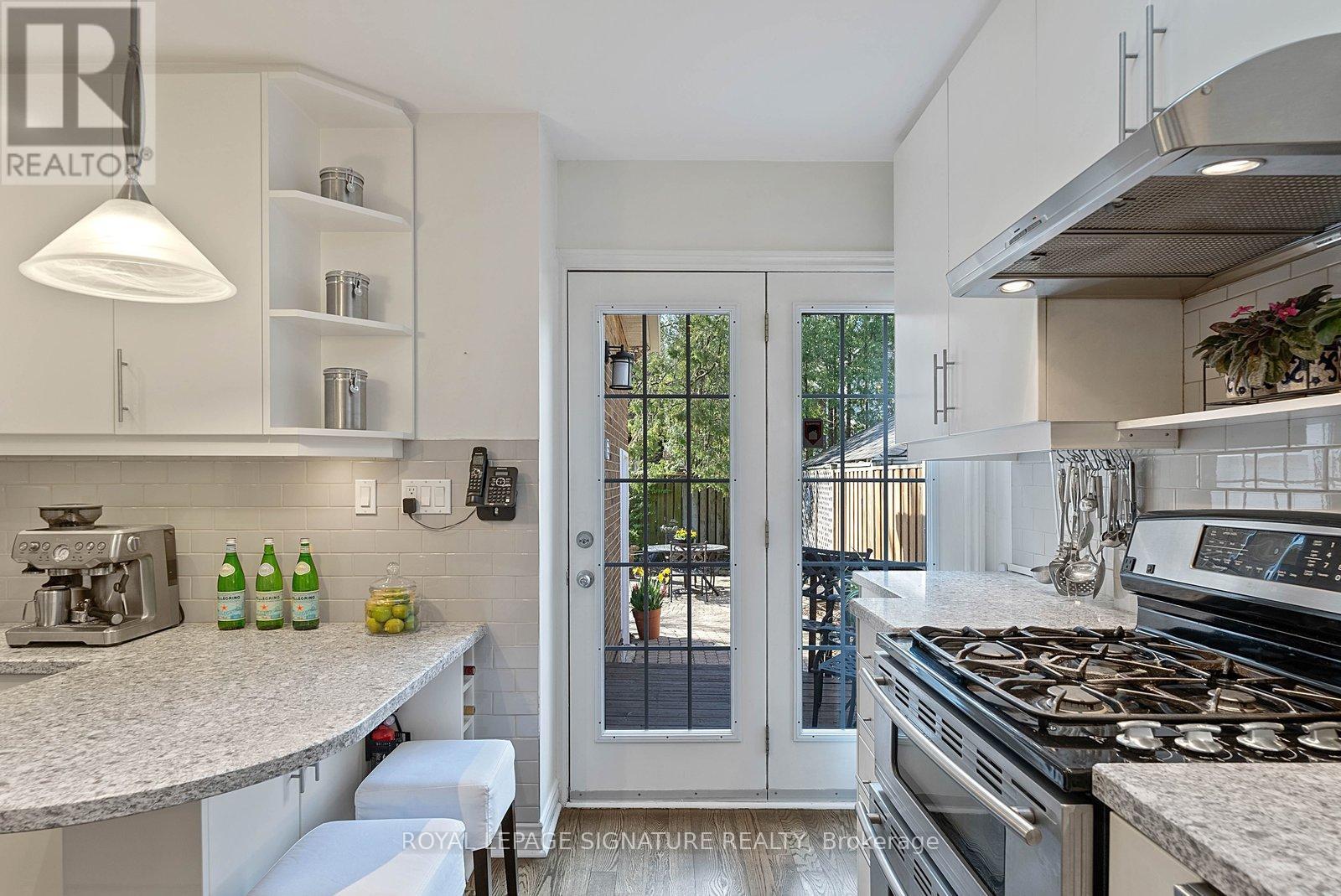 994 Royal York Road, Toronto, Ontario  M8X 2G1 - Photo 14 - W13050622