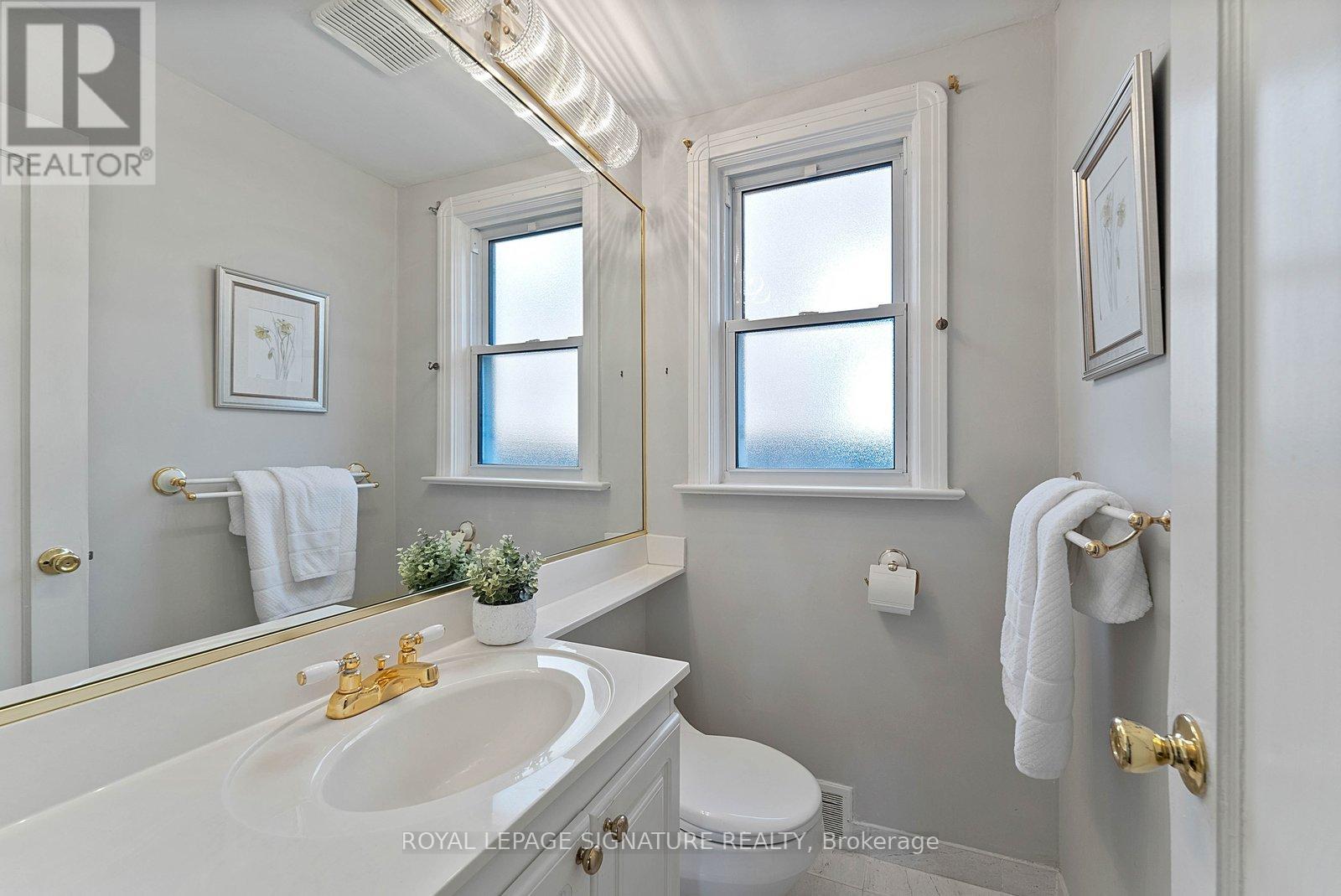 994 Royal York Road, Toronto, Ontario  M8X 2G1 - Photo 19 - W13050622