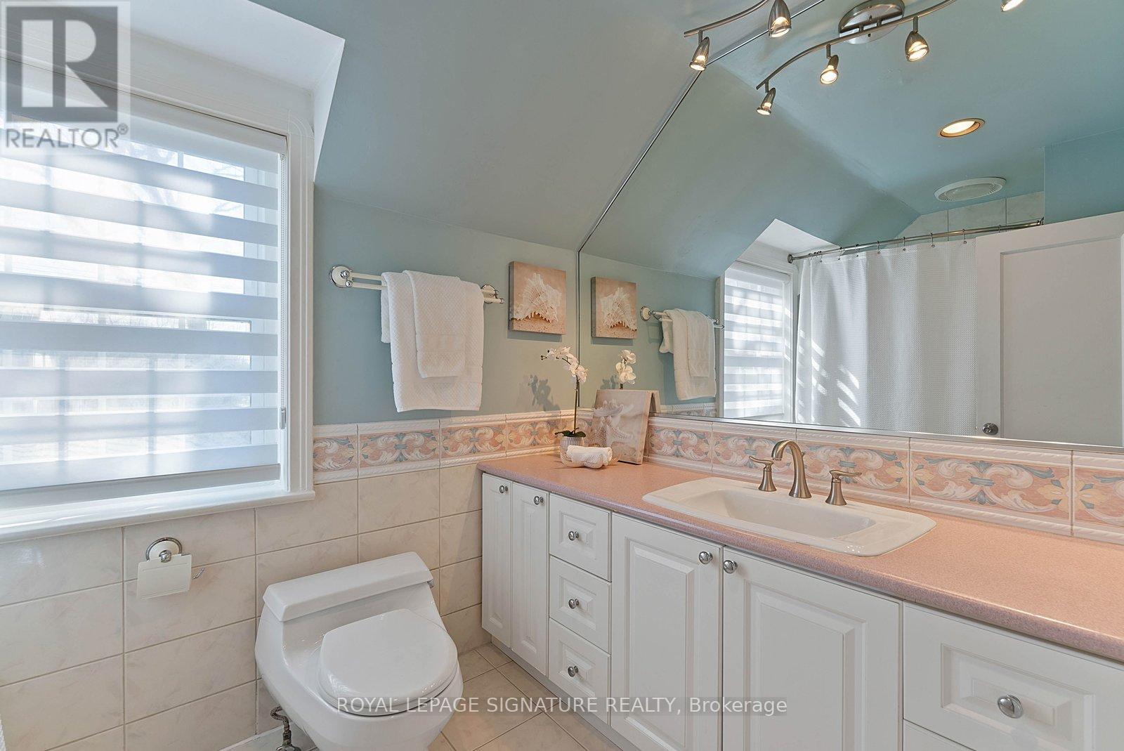 994 Royal York Road, Toronto, Ontario  M8X 2G1 - Photo 32 - W13050622