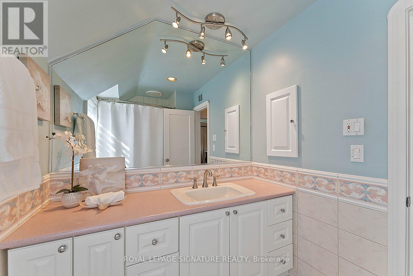 994 Royal York Road, Toronto, Ontario  M8X 2G1 - Photo 33 - W13050622