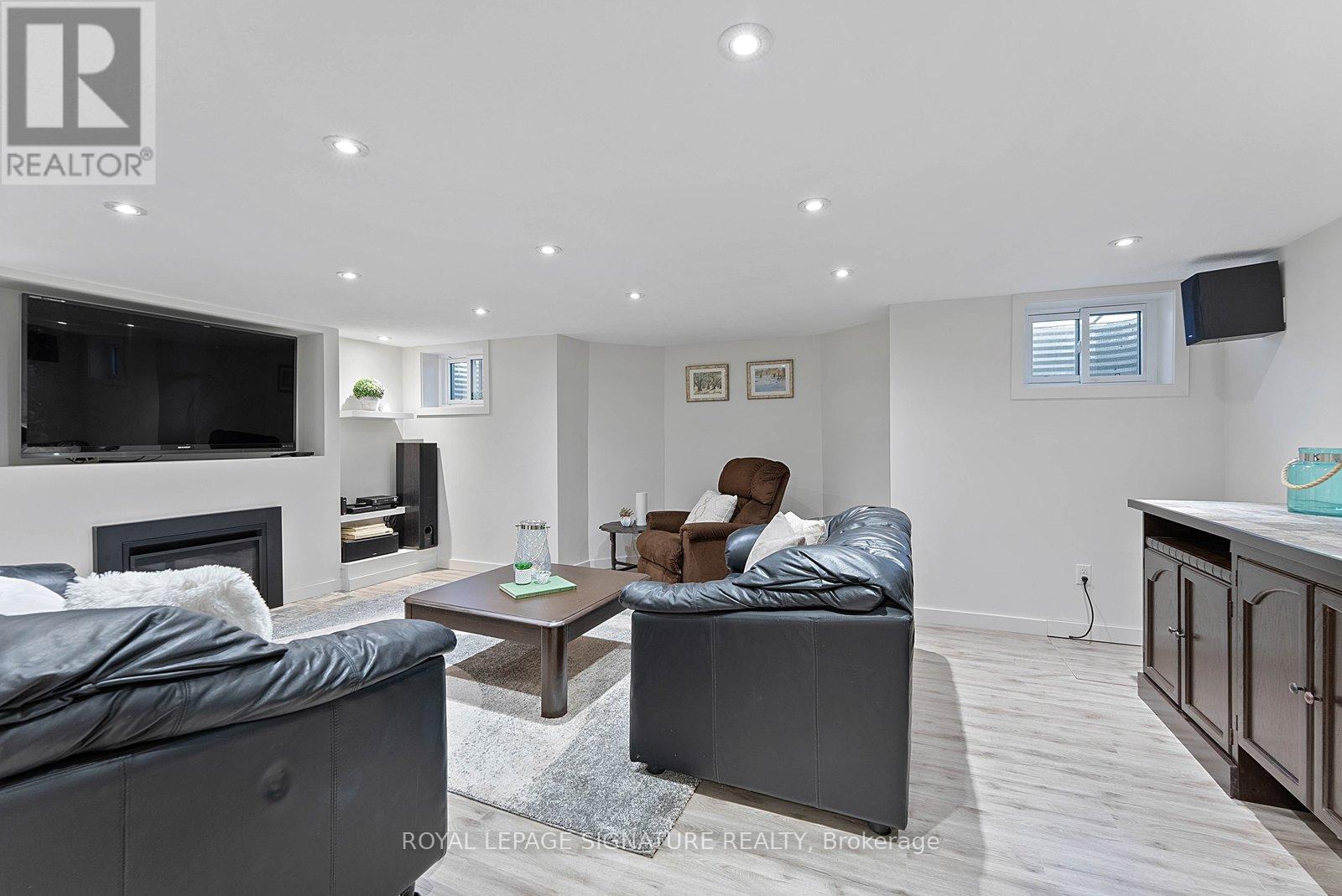 994 Royal York Road, Toronto, Ontario  M8X 2G1 - Photo 36 - W13050622