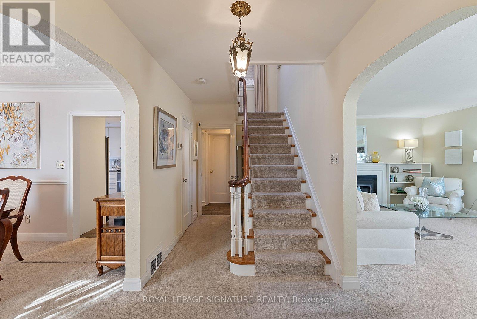 994 Royal York Road, Toronto, Ontario  M8X 2G1 - Photo 4 - W13050622