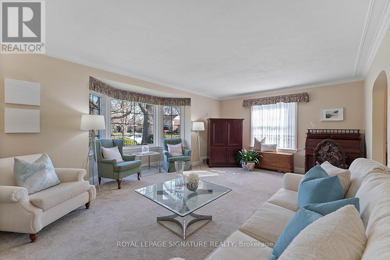 994 Royal York Road, Toronto, Ontario  M8X 2G1 - Photo 9 - W13050622