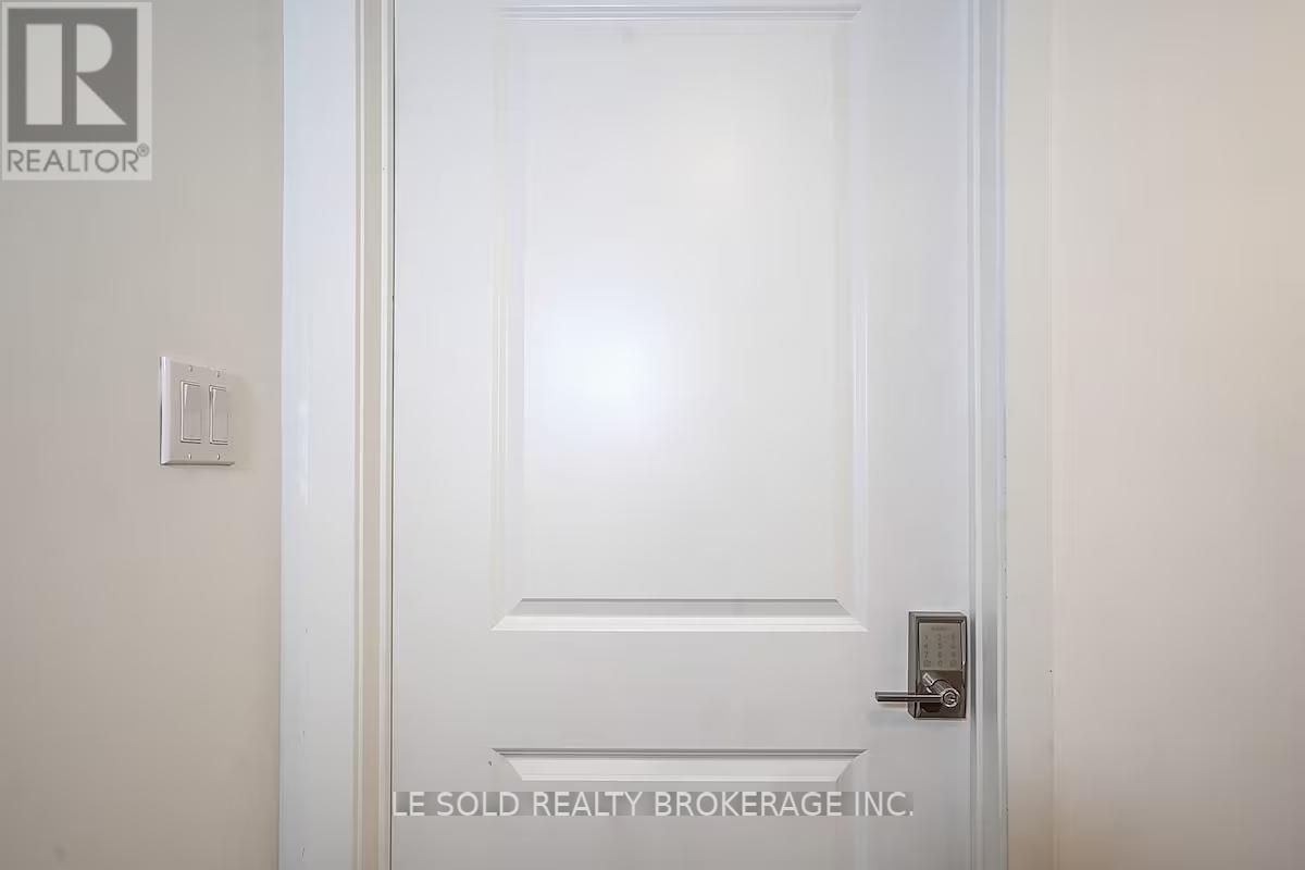2nd Floor Room #2e - 89 Frederick Tisdale Drive, Toronto, Ontario  M3K 0C6 - Photo 13 - W13050624