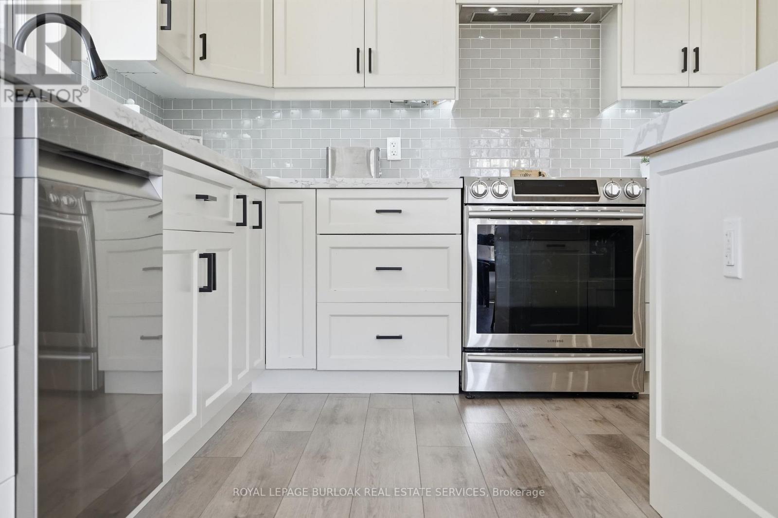 401 Lighthouse Drive, Haldimand, Ontario  N1A 2W6 - Photo 12 - X13050650