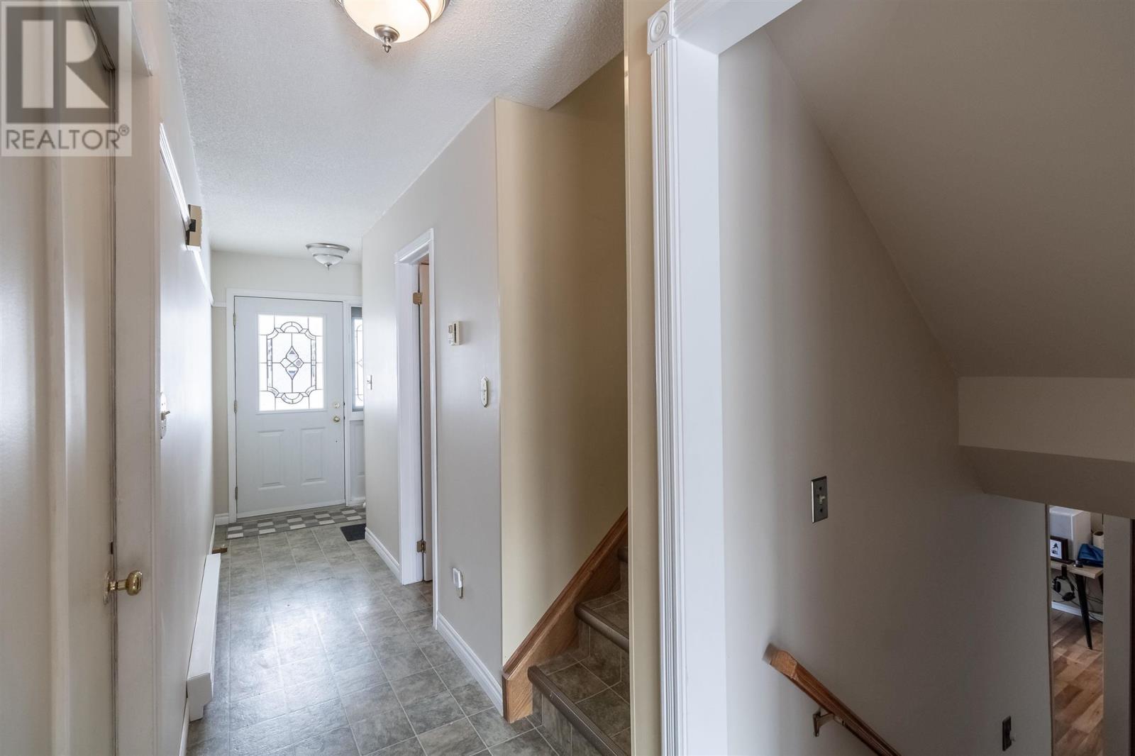 7 Golf Range Cres, Sault Ste. Marie, Ontario  P6A 6A4 - Photo 2 - SM260618