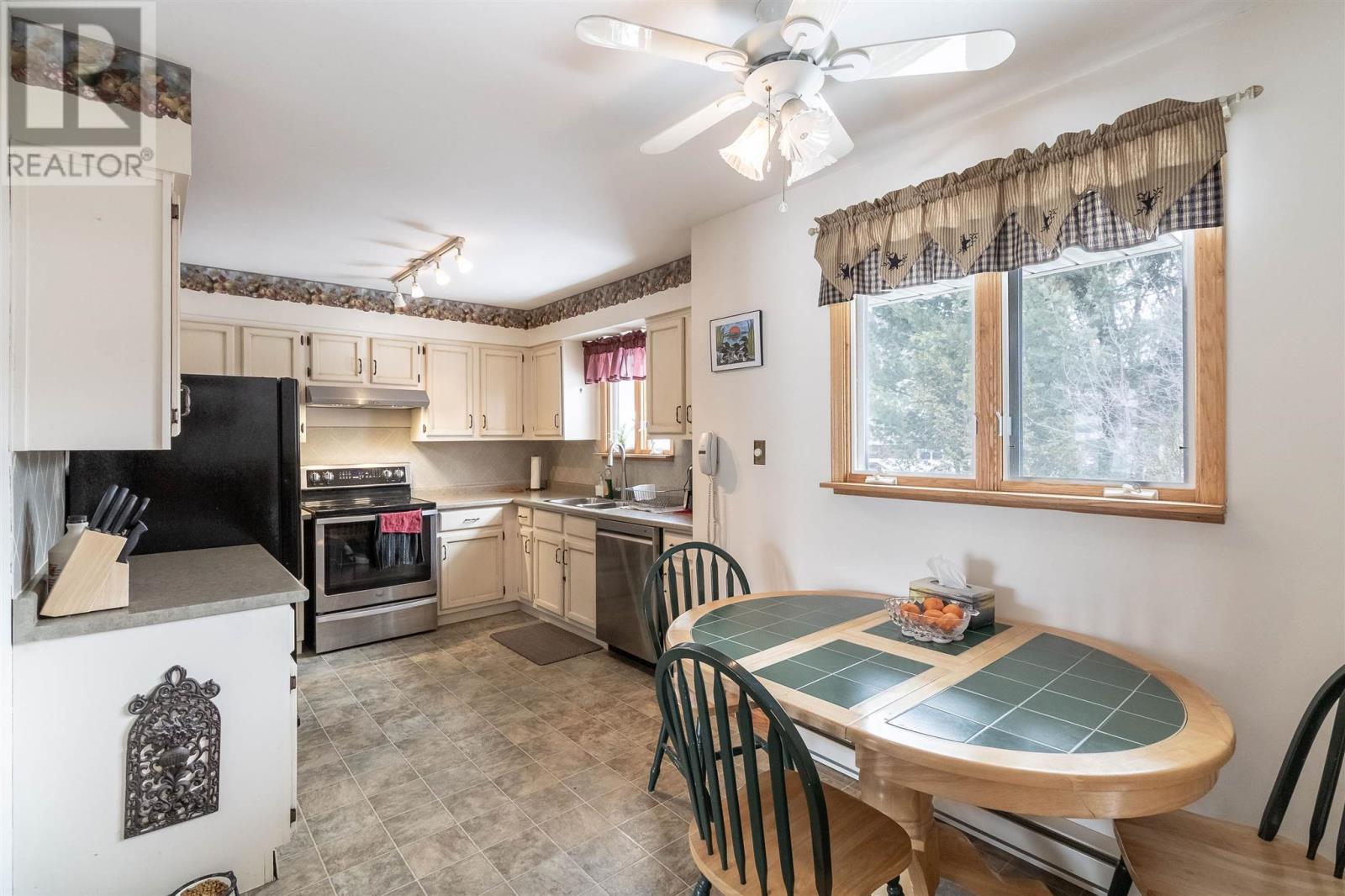 7 Golf Range Cres, Sault Ste. Marie, Ontario  P6A 6A4 - Photo 8 - SM260618