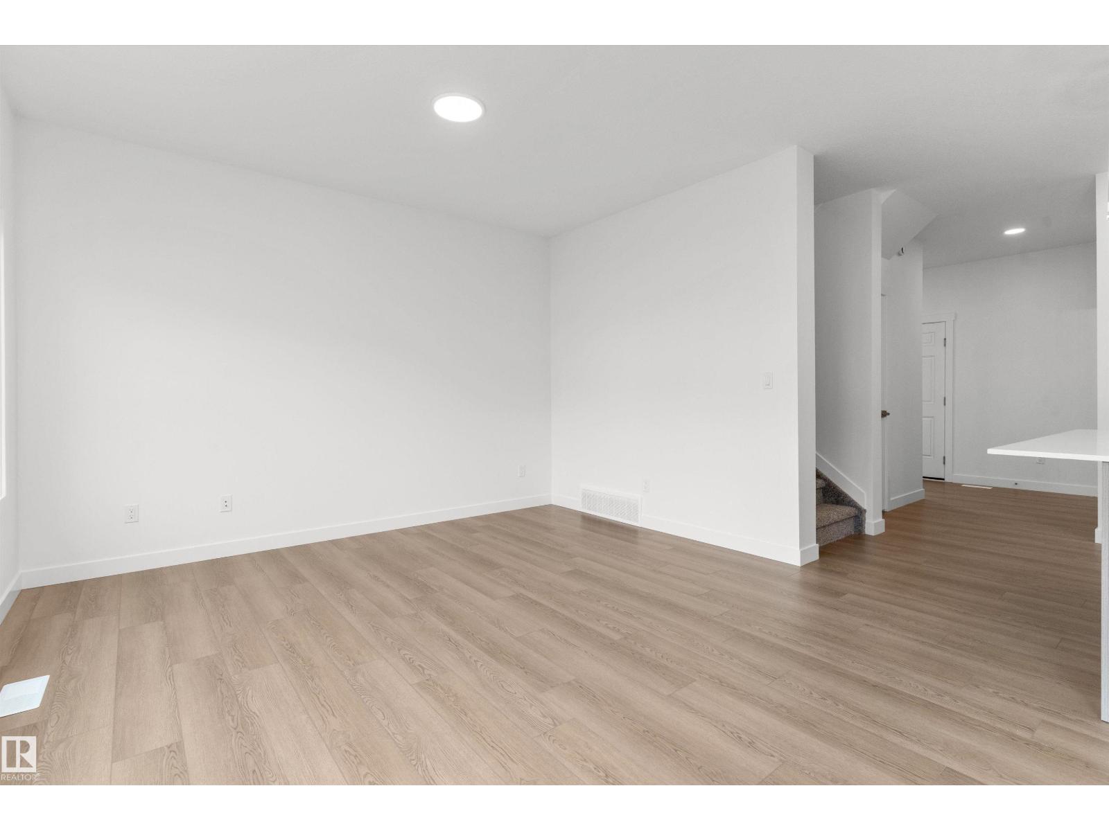 926 18 Av NW, Edmonton, Alberta  T6T 2X4 - Photo 7 - E4473710