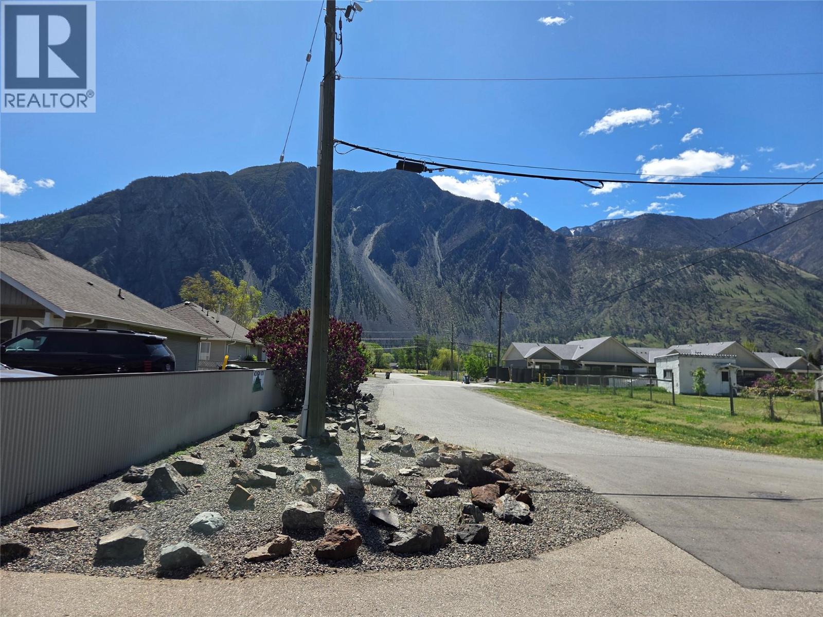 601 9th Street Unit# 2, Keremeos, British Columbia  V0X 1N3 - Photo 13 - 10385104
