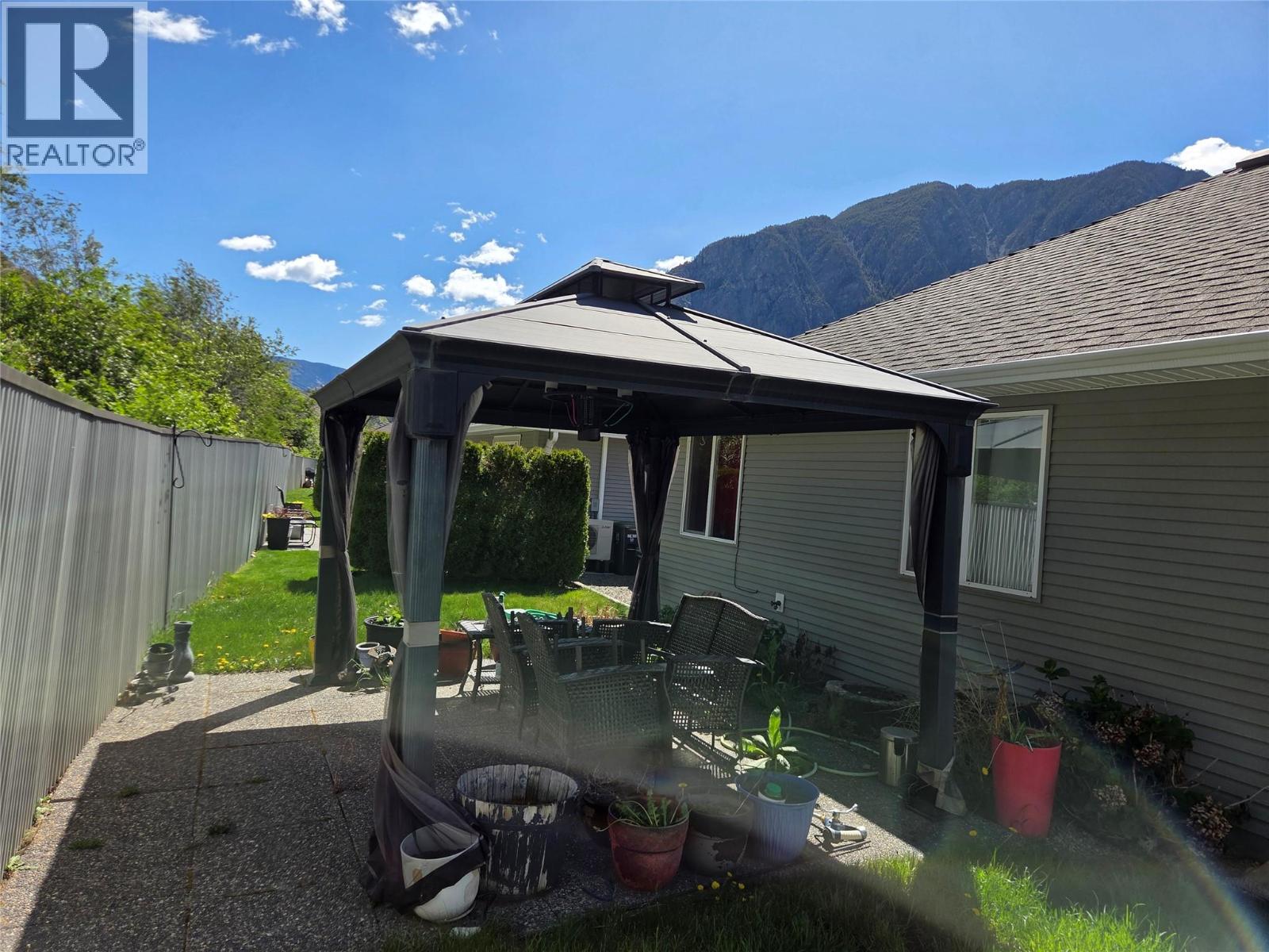 601 9th Street Unit# 2, Keremeos, British Columbia  V0X 1N3 - Photo 9 - 10385104