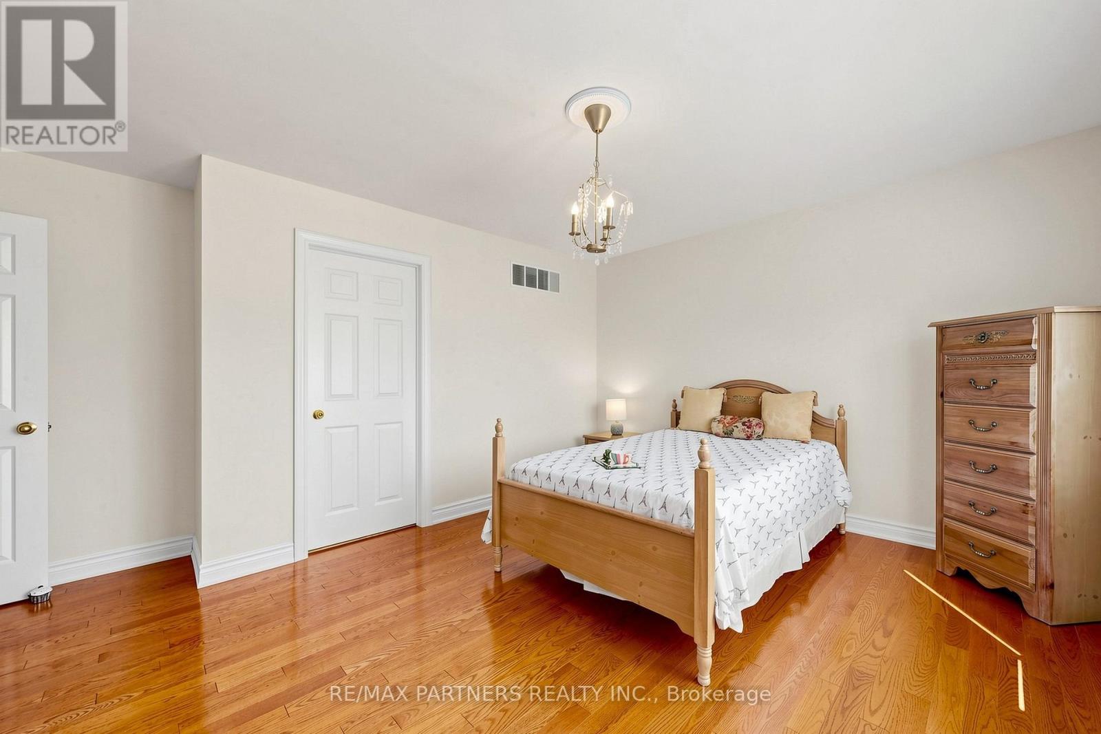 96 Bradgate Drive, Markham, Ontario  L3T 7M3 - Photo 25 - N13038706