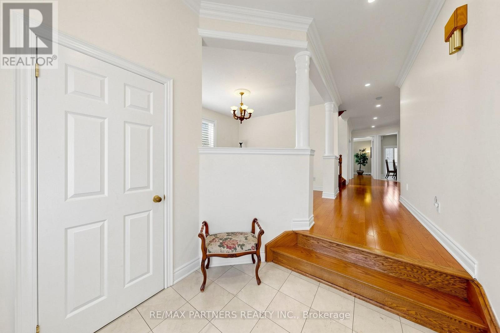 96 Bradgate Drive, Markham, Ontario  L3T 7M3 - Photo 3 - N13038706