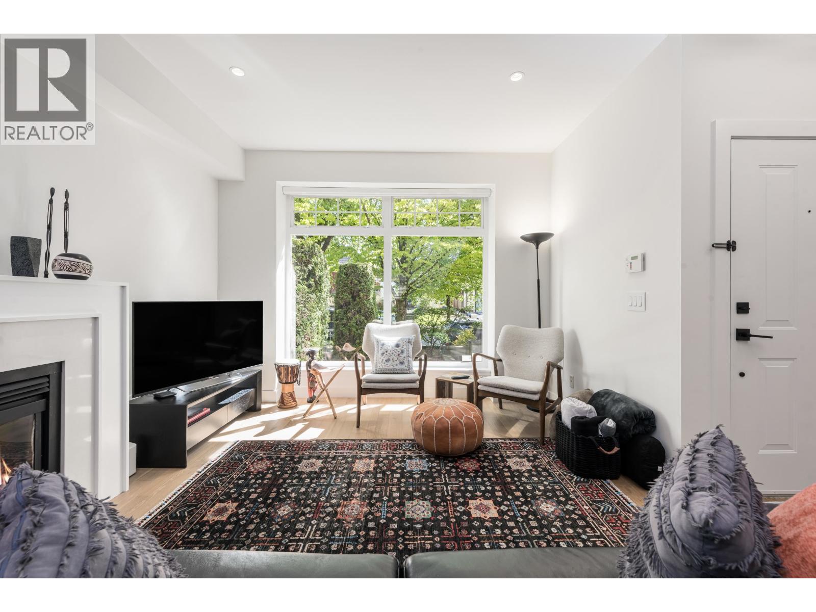 1823 Napier Street, Vancouver, British Columbia  V5L 2N4 - Photo 2 - R3116443