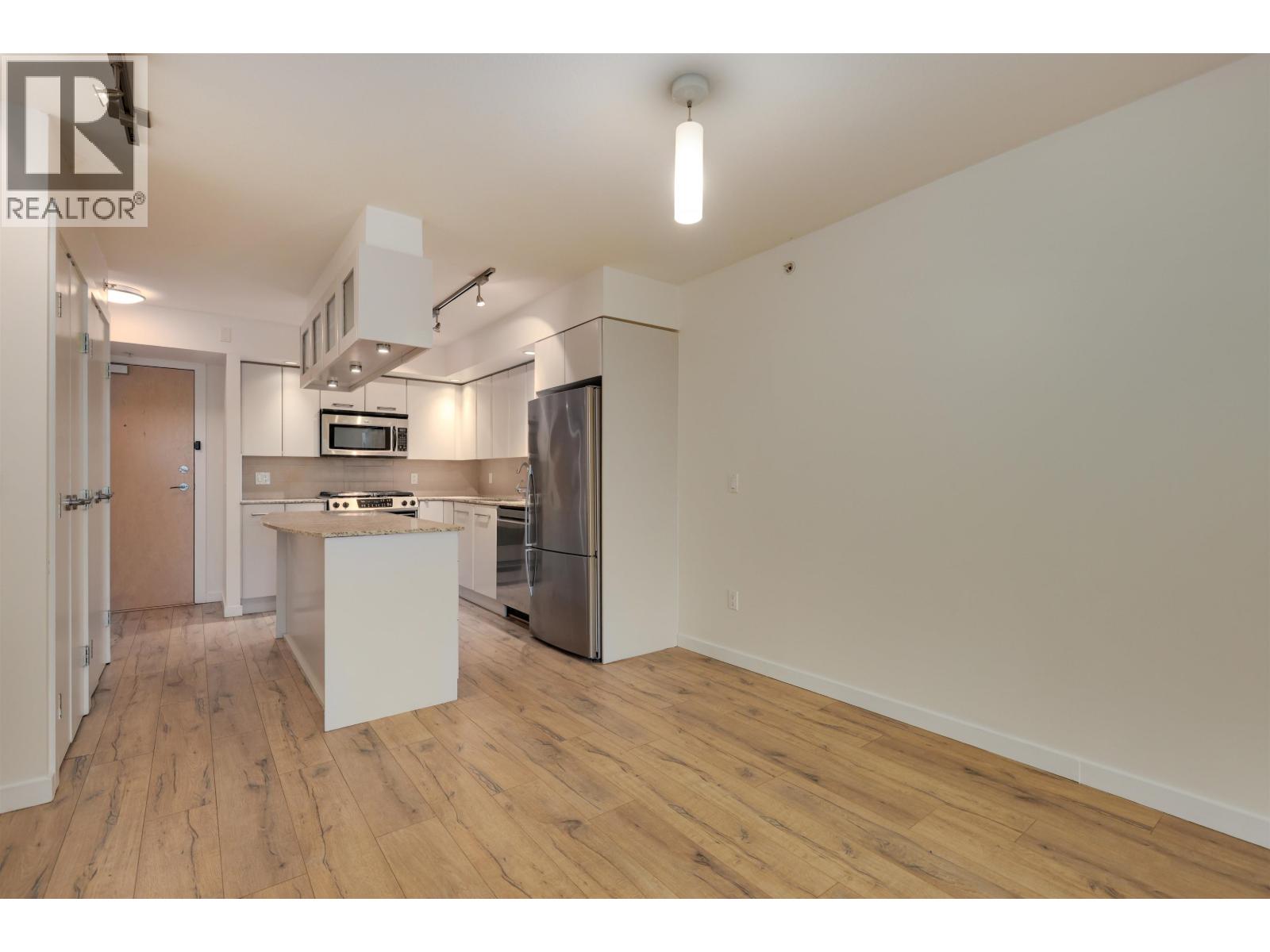 306 683 W Victoria Park, North Vancouver, British Columbia  V7M 0A2 - Photo 6 - R3116449