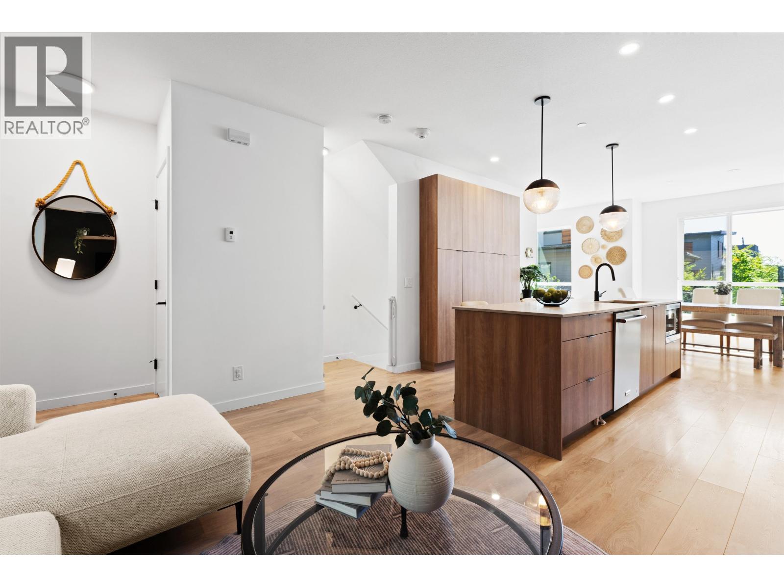 23 533 E 3rd Street, North Vancouver, British Columbia  V7L 1G4 - Photo 3 - R3116474