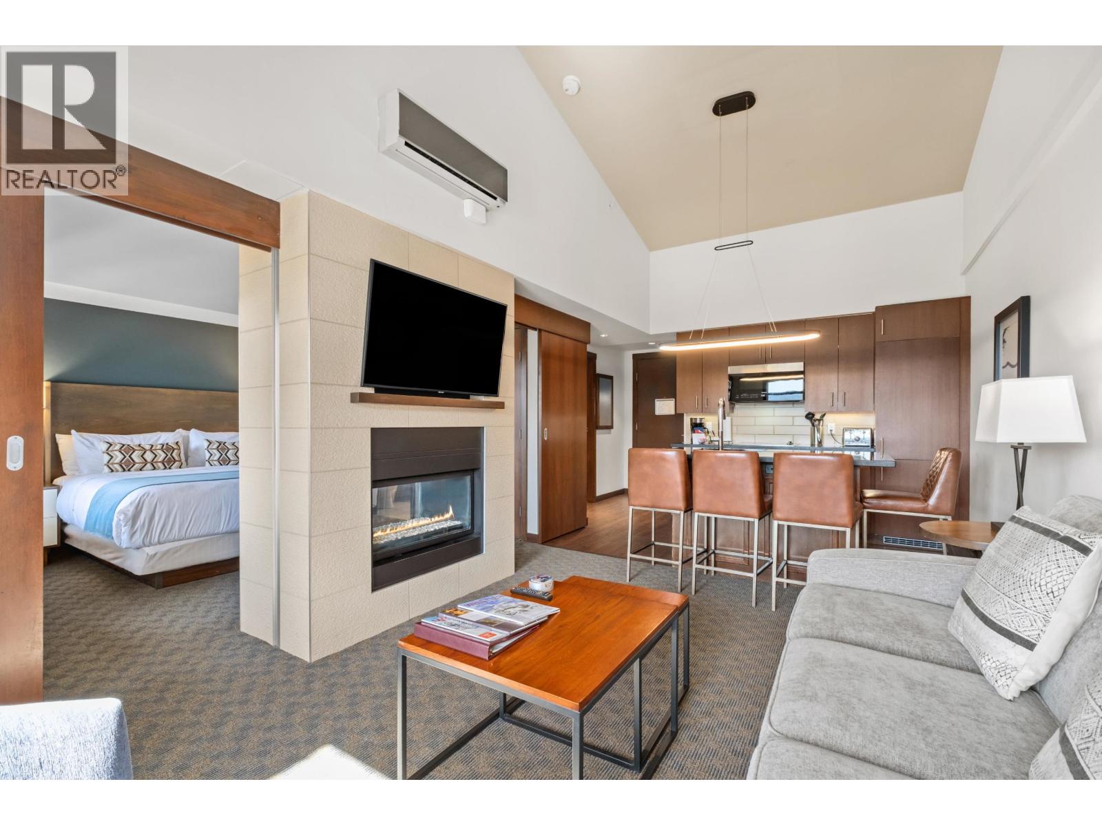 404c 2020 London Lane, Whistler, British Columbia  V0N 1B2 - Photo 3 - R3116475