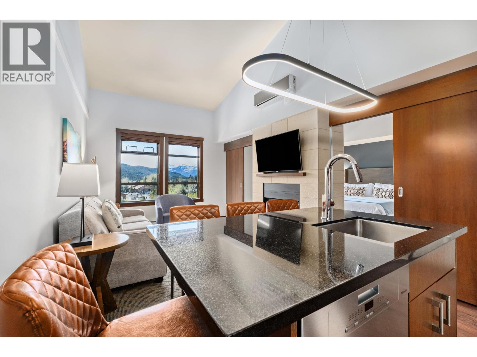 404c 2020 London Lane, Whistler, British Columbia  V0N 1B2 - Photo 6 - R3116475