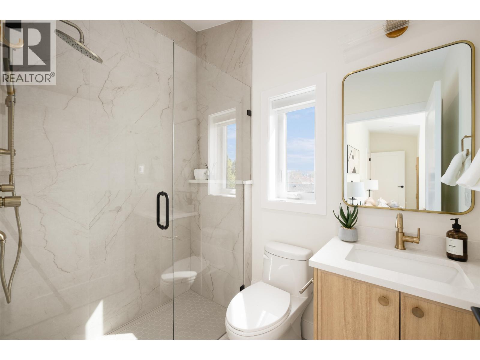 2 3141 E 19 Avenue, Vancouver, British Columbia  V5M 2T2 - Photo 13 - R3116482