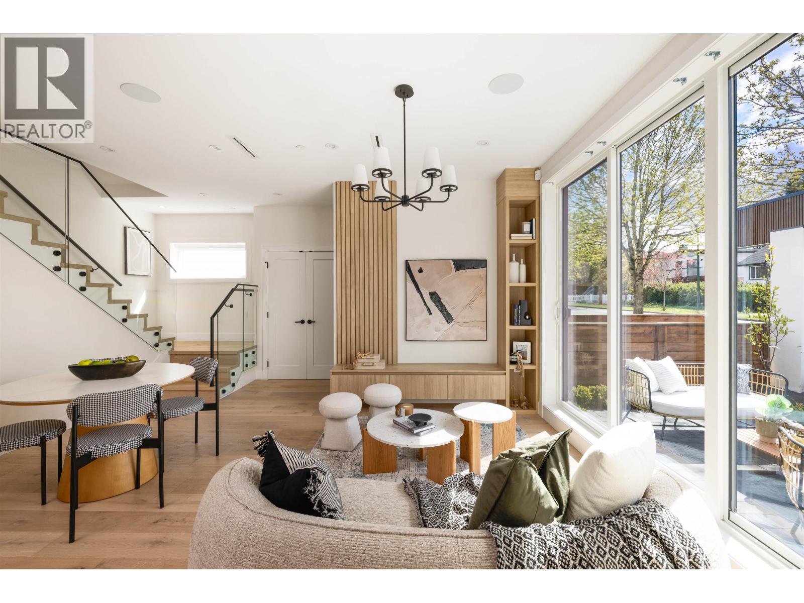 2 3141 E 19 Avenue, Vancouver, British Columbia  V5M 2T2 - Photo 5 - R3116482