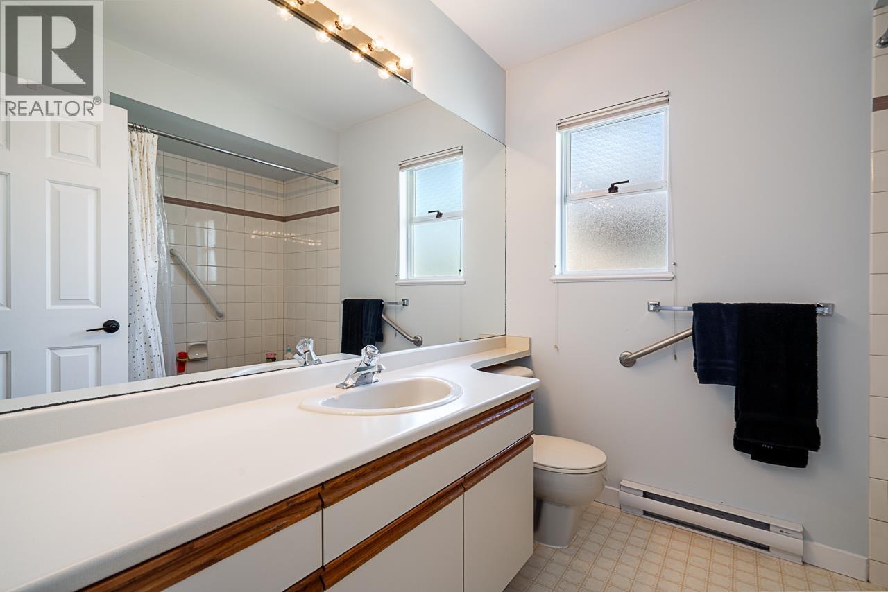 836 Roche Point Drive, North Vancouver, British Columbia  V7H 2T9 - Photo 12 - R3116484