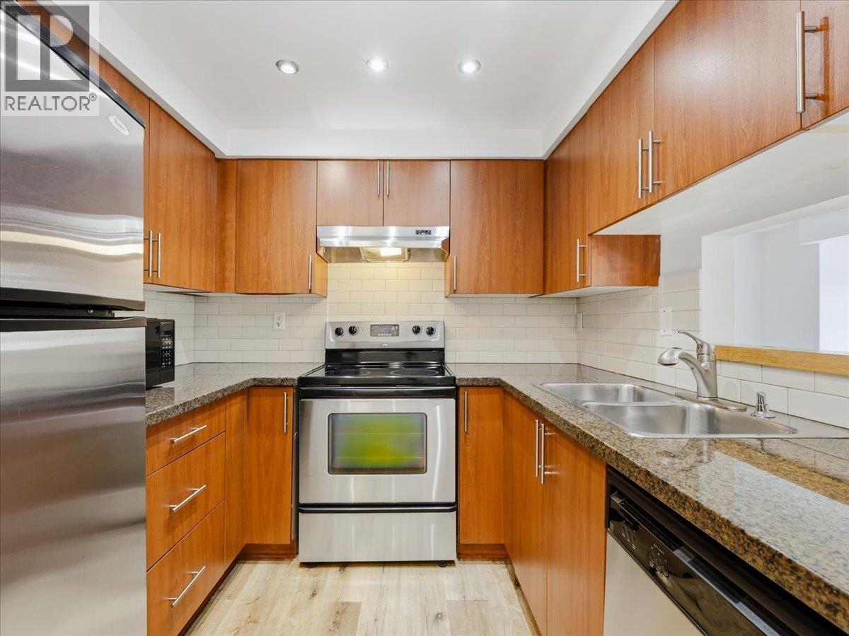 102 235 W 4th Street, North Vancouver, British Columbia  V7M 1H8 - Photo 2 - R3116500