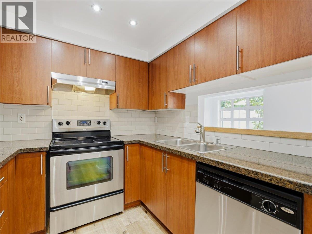 102 235 W 4th Street, North Vancouver, British Columbia  V7M 1H8 - Photo 3 - R3116500