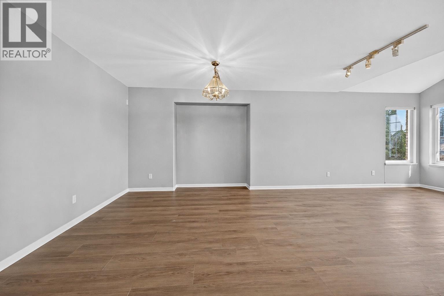 38 Timbercrest Drive, Port Moody, British Columbia  V3H 4T7 - Photo 8 - R3116453