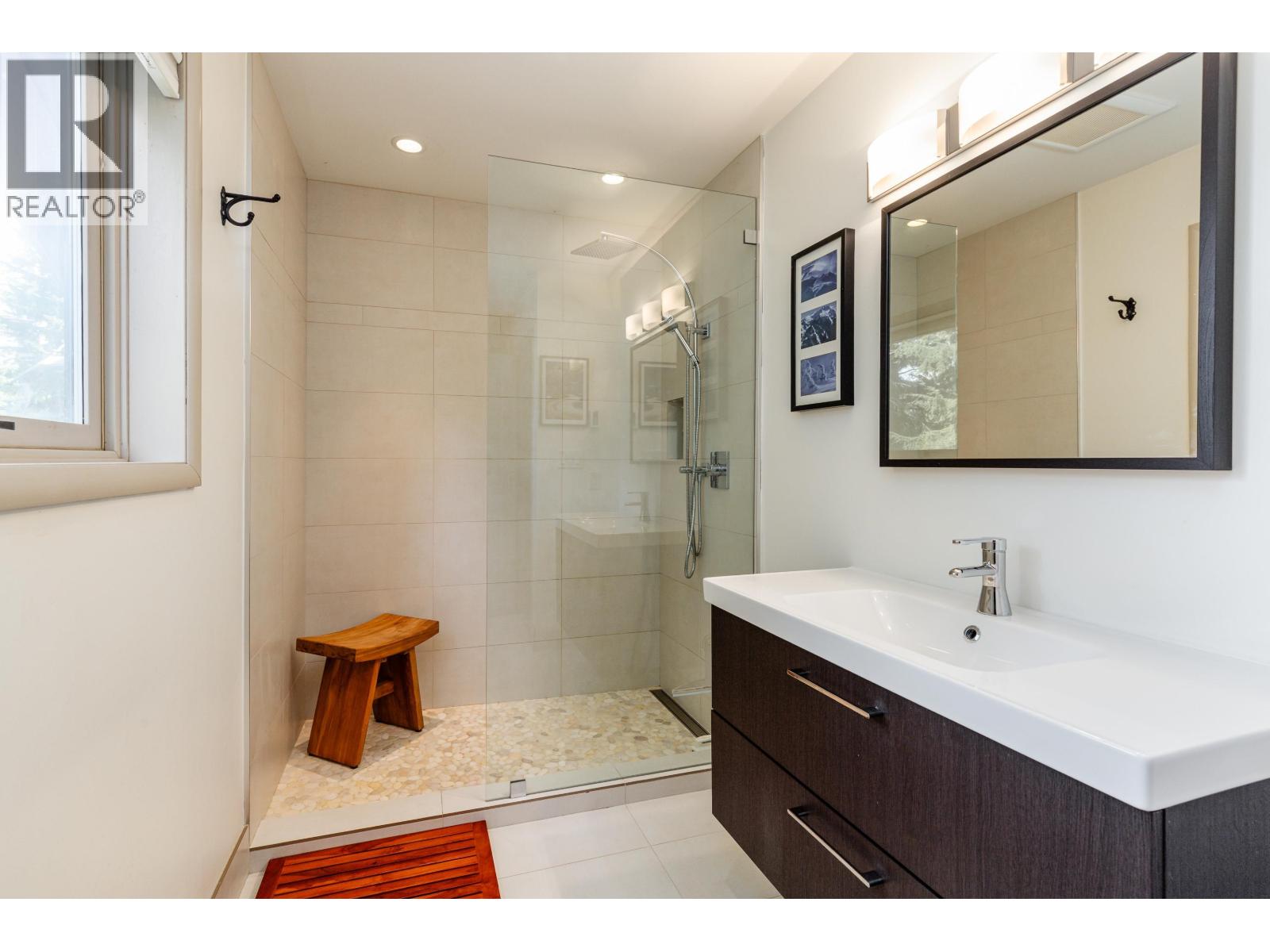 6250 Eagle Drive, Whistler, British Columbia  V8E 0C7 - Photo 16 - R3116462