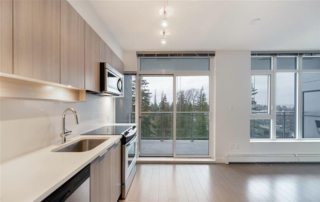 705 13308 Central Avenue, Surrey, British Columbia  V3T 0M4 - Photo 2 - R3116275