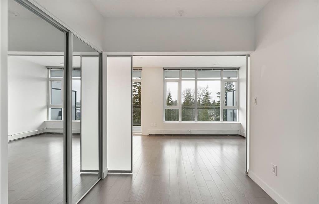 705 13308 Central Avenue, Surrey, British Columbia  V3T 0M4 - Photo 4 - R3116275