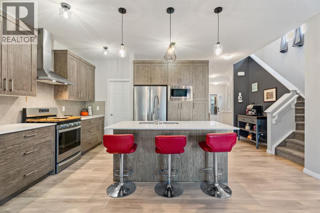 178 Buckskin Way, Cochrane, Alberta  T4C 2R7 - Photo 4 - A2261663