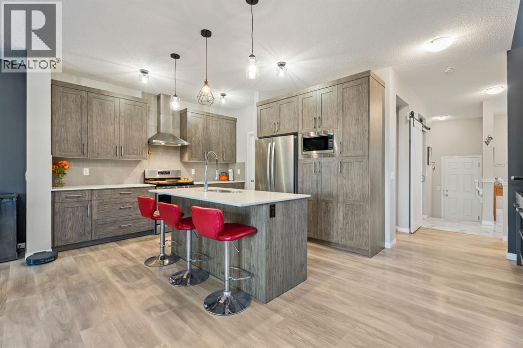 178 Buckskin Way, Cochrane, Alberta  T4C 2R7 - Photo 3 - A2261663