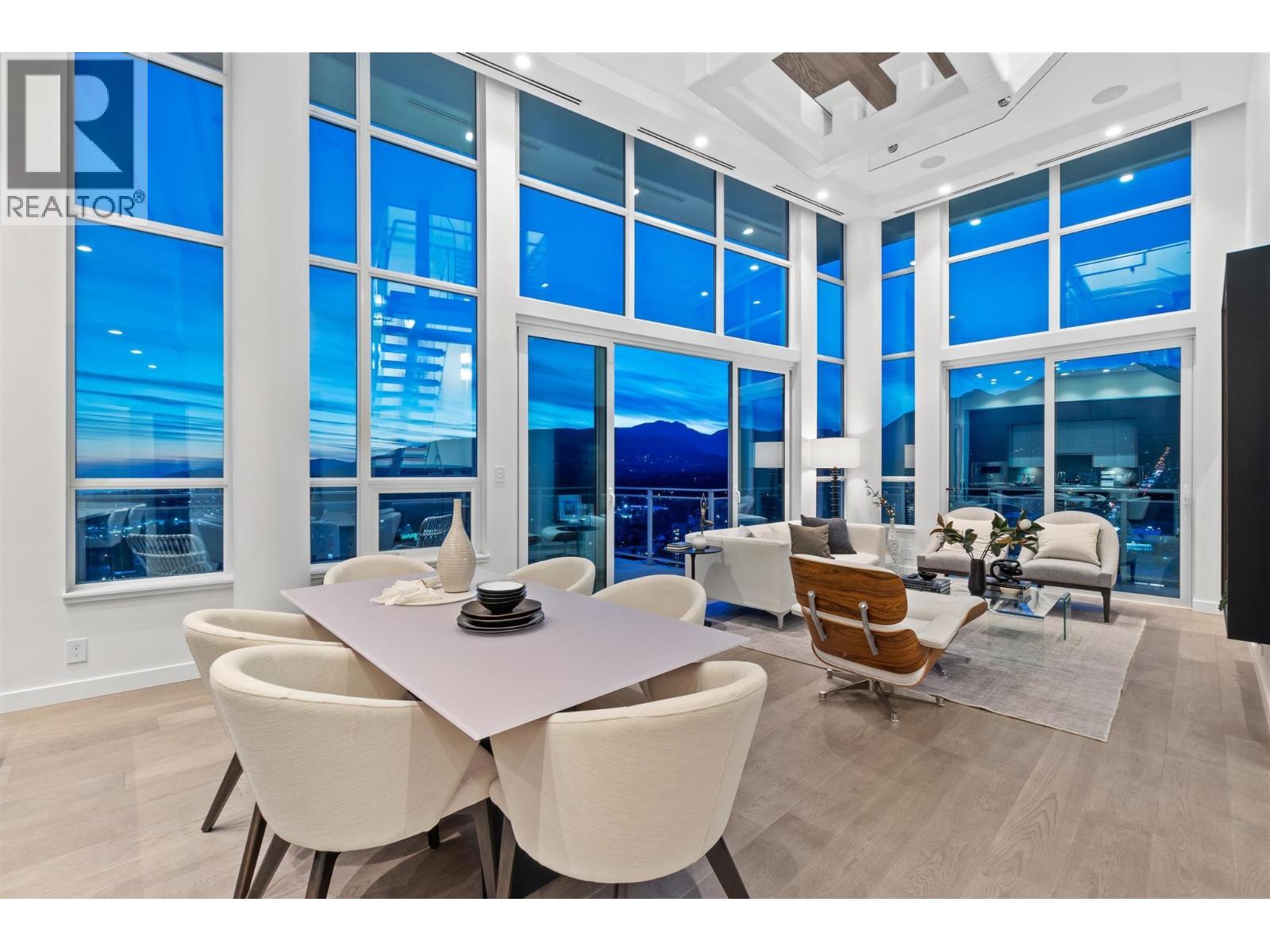 2403 125 E 14th Street, North Vancouver, British Columbia  V7L 0E6 - Photo 5 - R3116503