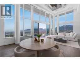 2403 125 E 14TH STREET, North Vancouver, British Columbia