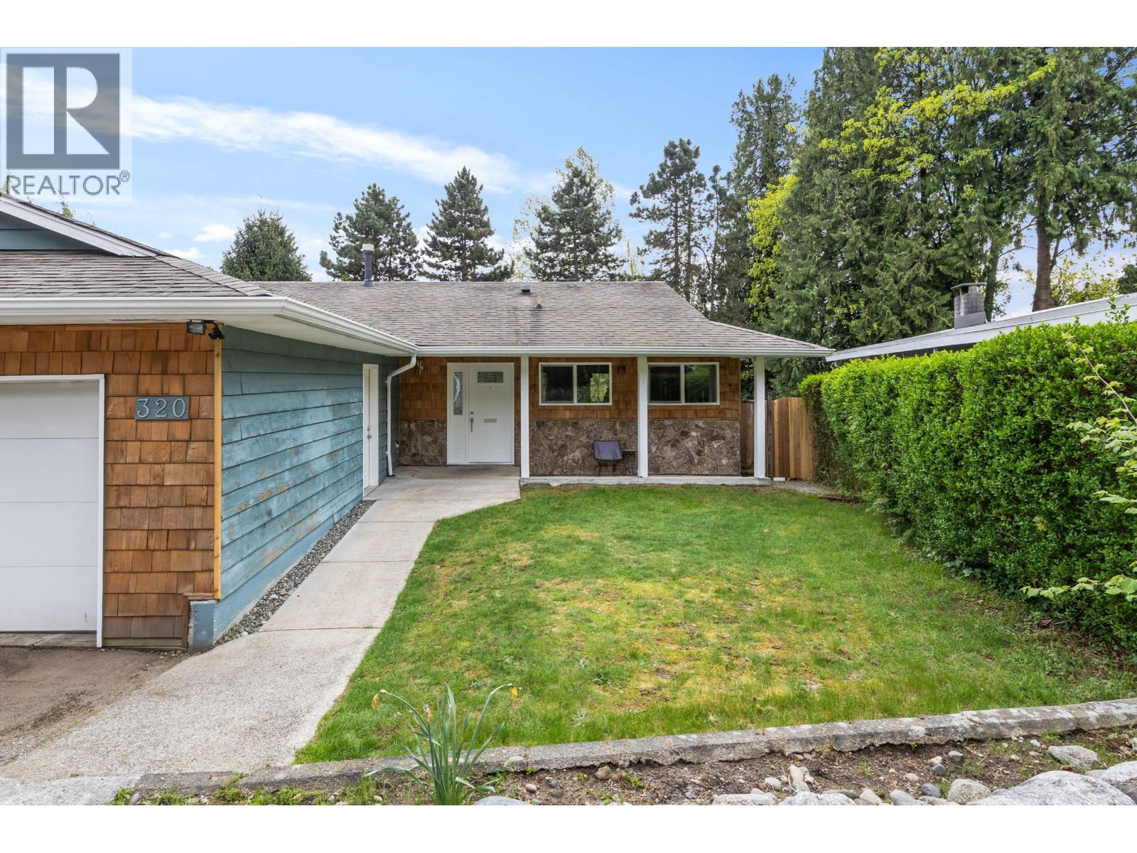 320 Gloucester Court, Coquitlam, British Columbia  V3K 5S5 - Photo 1 - R3116034