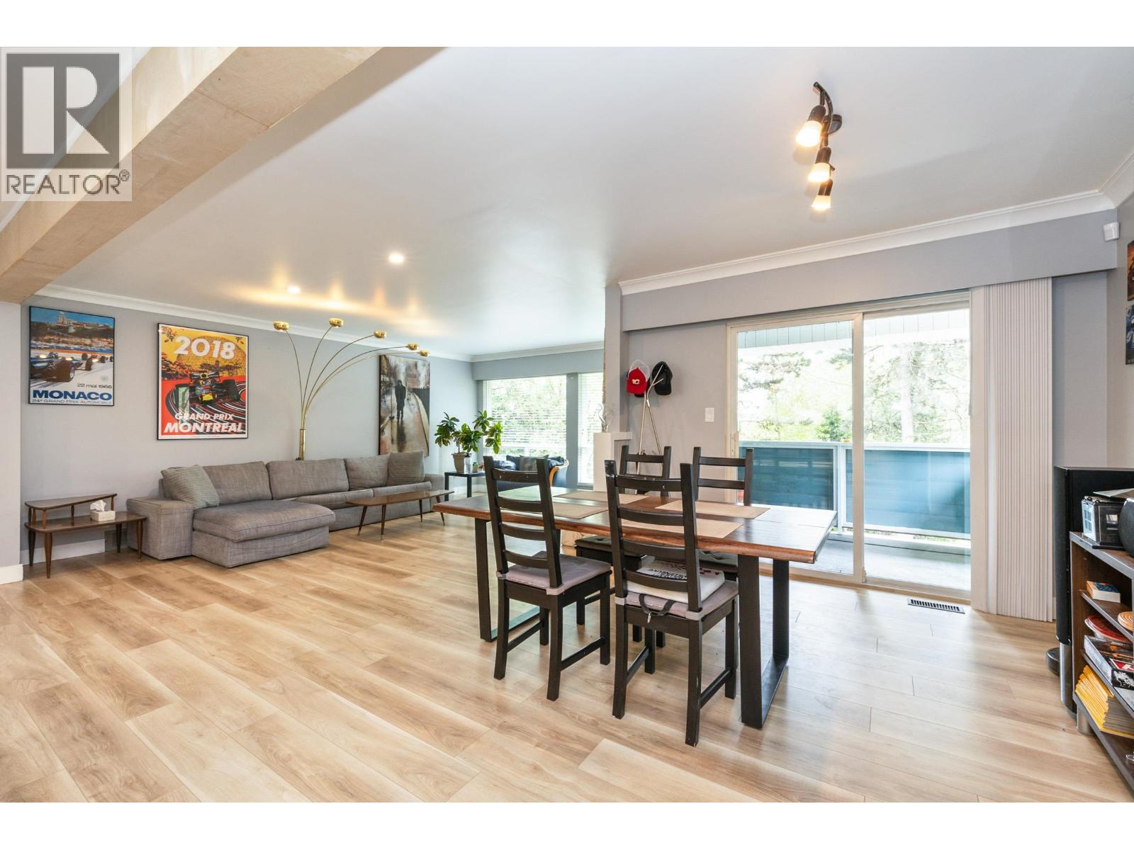 320 Gloucester Court, Coquitlam, British Columbia  V3K 5S5 - Photo 10 - R3116034