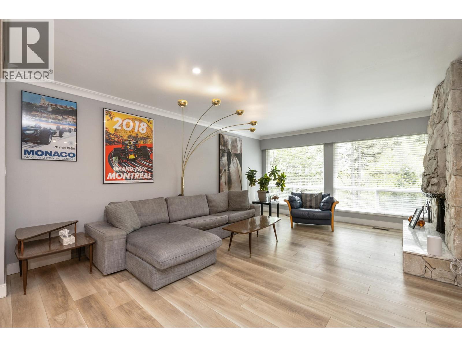 320 Gloucester Court, Coquitlam, British Columbia  V3K 5S5 - Photo 4 - R3116034