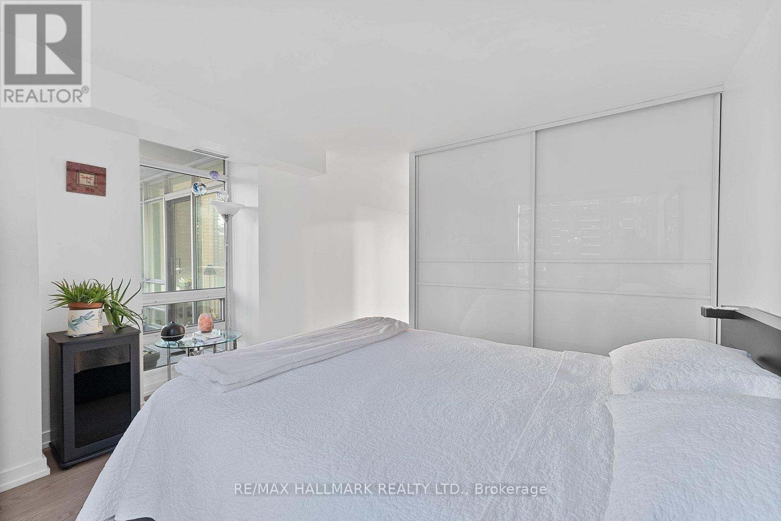 1810 - 381 Front Street W, Toronto, Ontario  M5V 3R8 - Photo 16 - C13050664