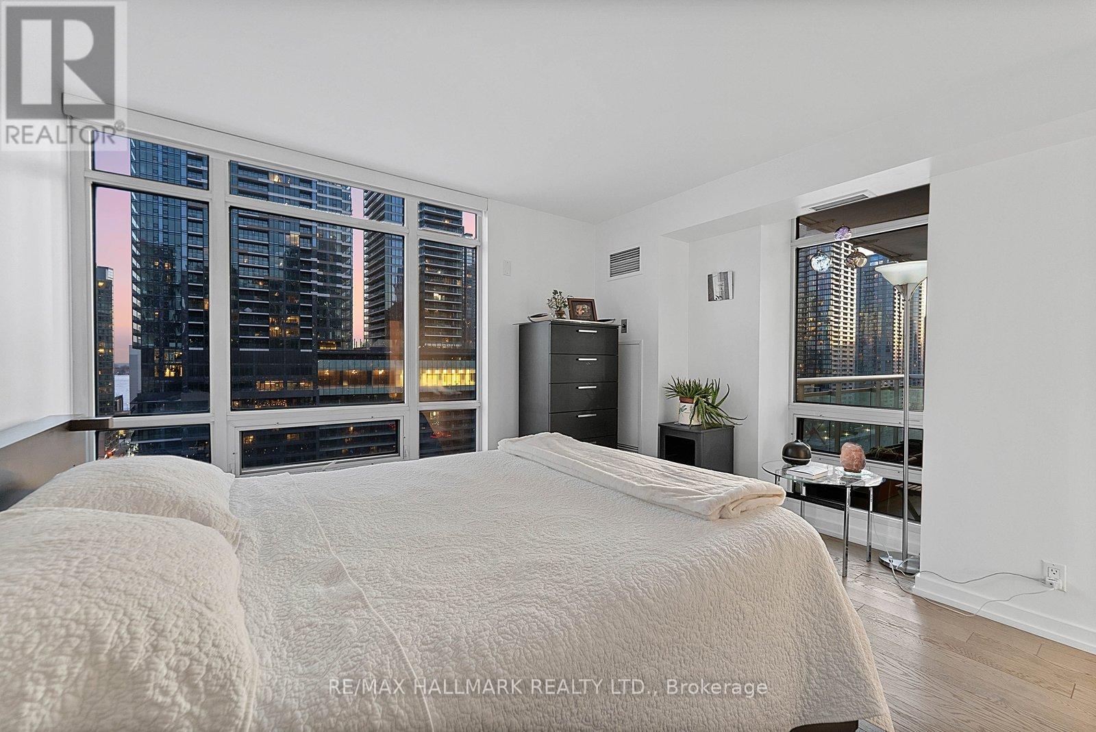 1810 - 381 Front Street W, Toronto, Ontario  M5V 3R8 - Photo 17 - C13050664