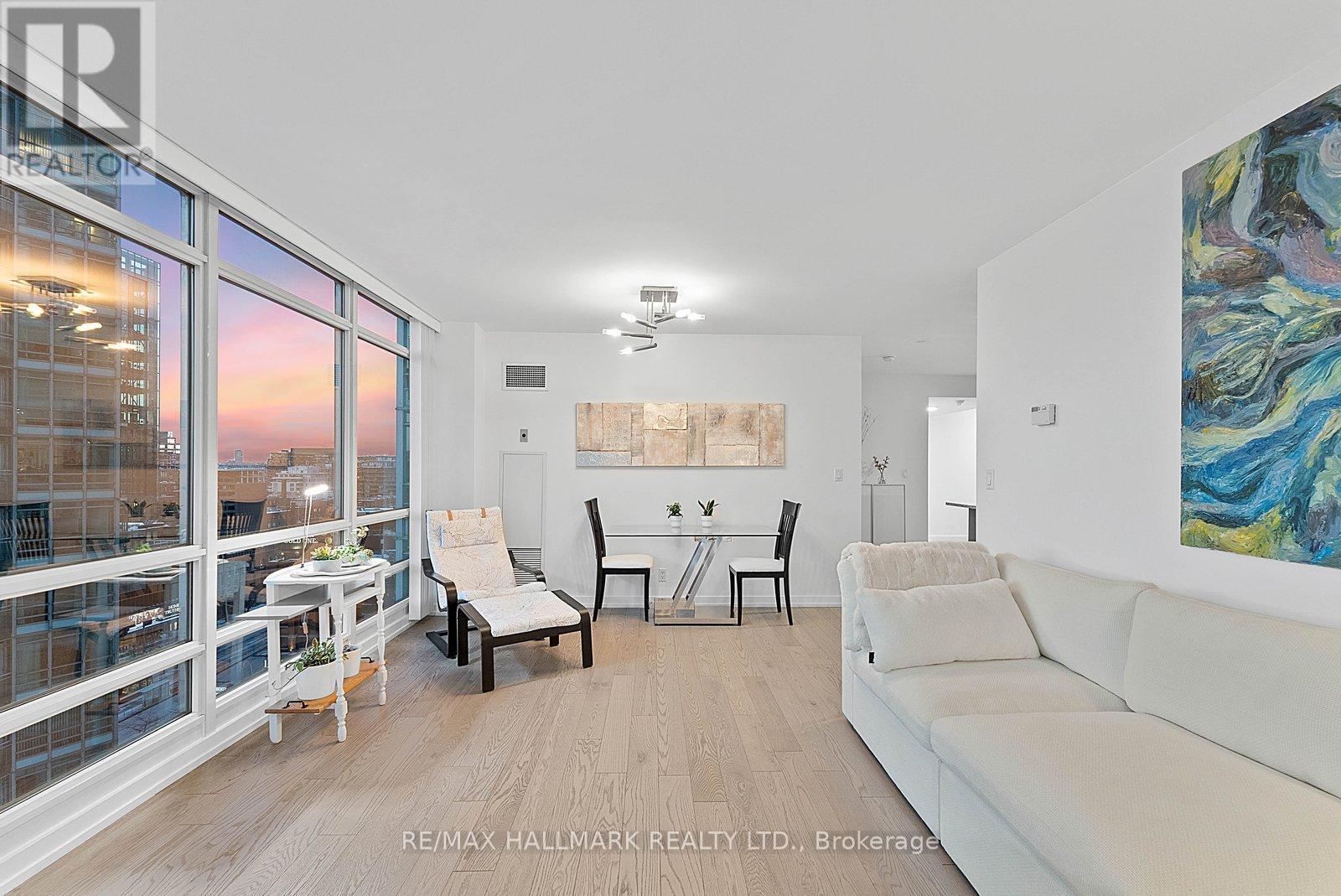 1810 - 381 Front Street W, Toronto, Ontario  M5V 3R8 - Photo 3 - C13050664