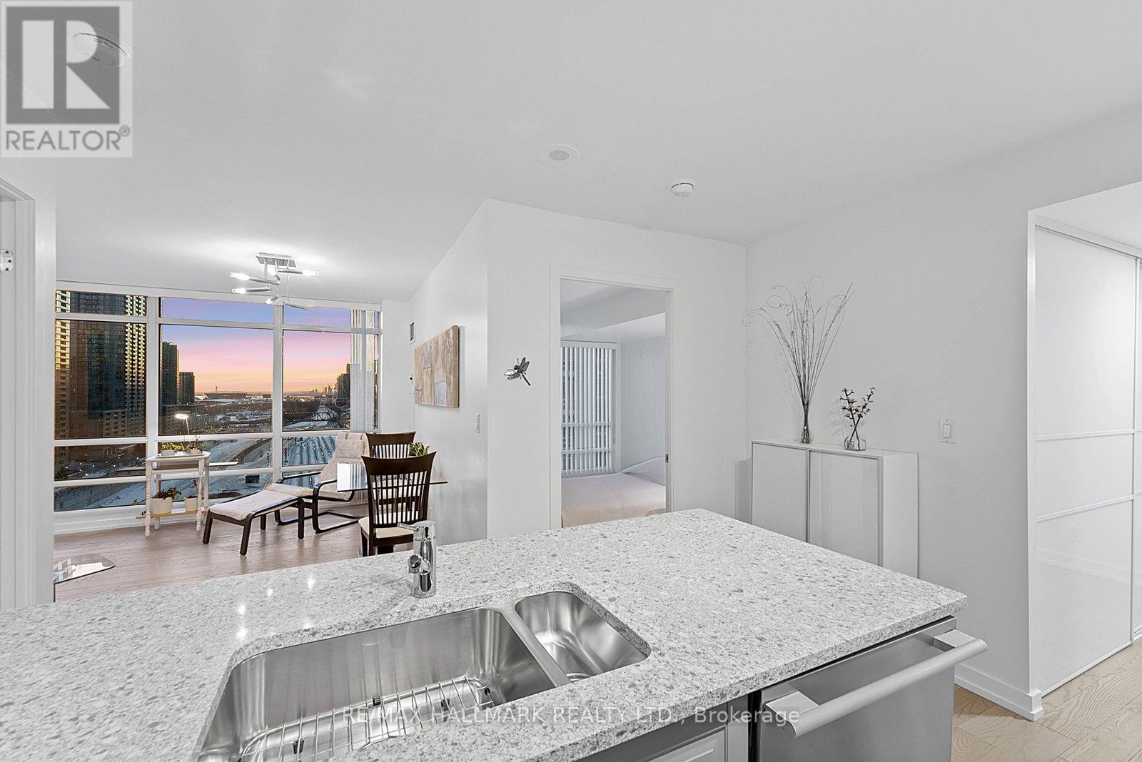 1810 - 381 Front Street W, Toronto, Ontario  M5V 3R8 - Photo 4 - C13050664