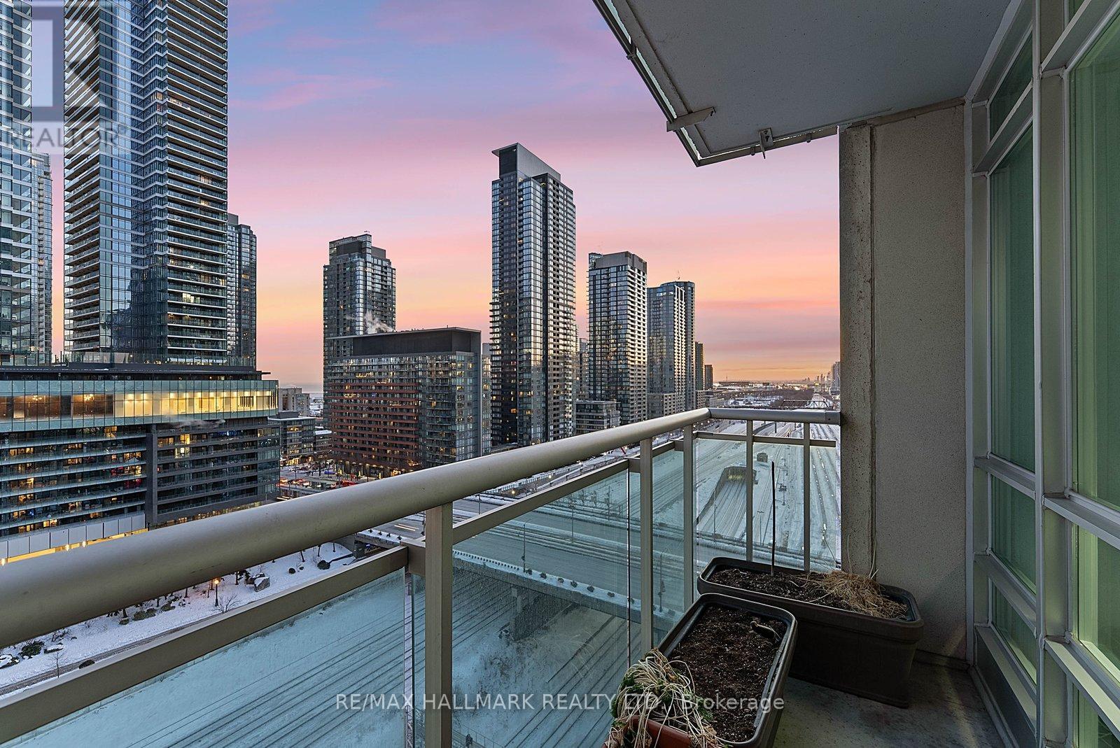 1810 - 381 Front Street W, Toronto, Ontario  M5V 3R8 - Photo 8 - C13050664