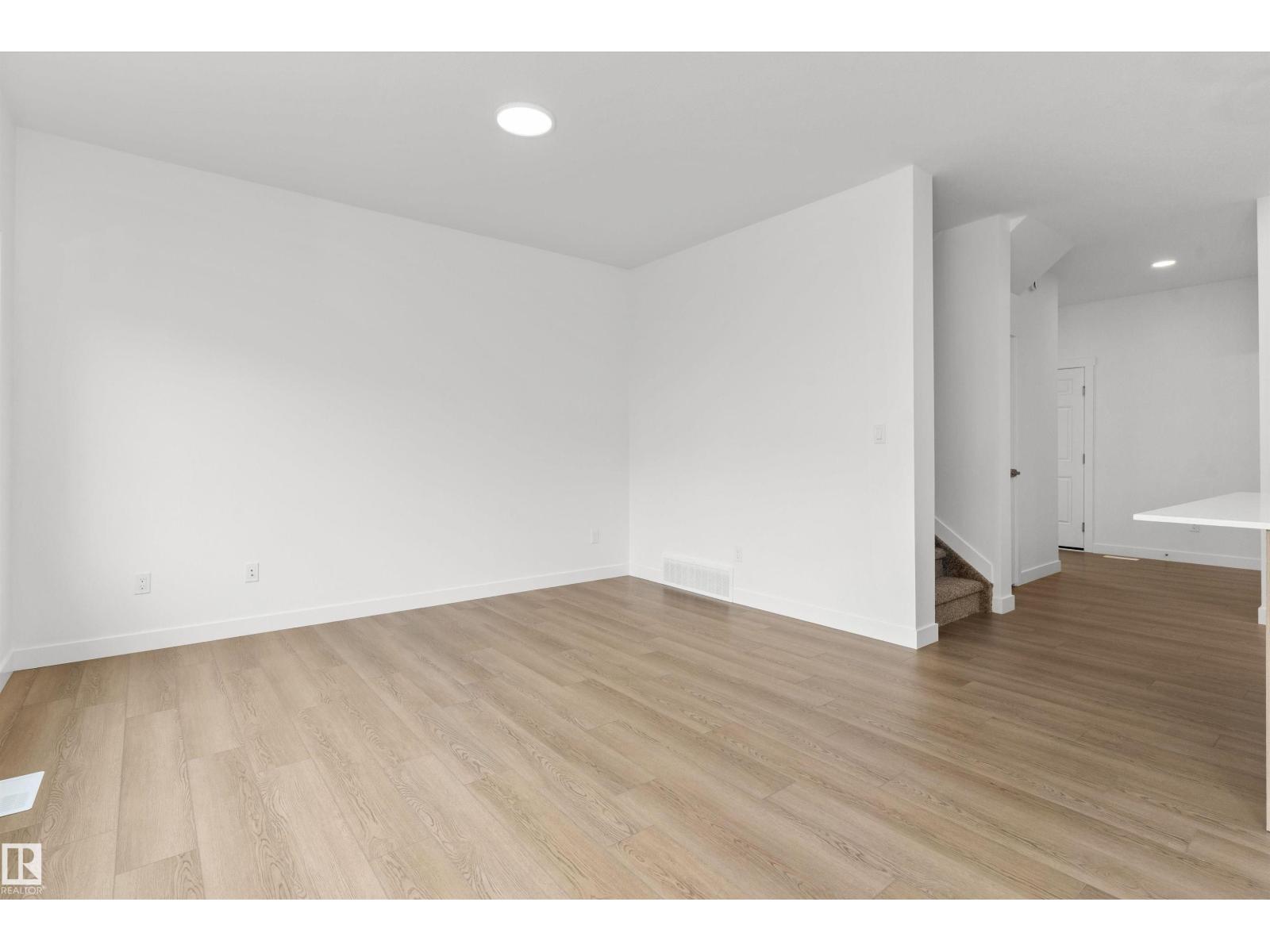 924 18 Av NW, Edmonton, Alberta  T6T 2X4 - Photo 4 - E4477894