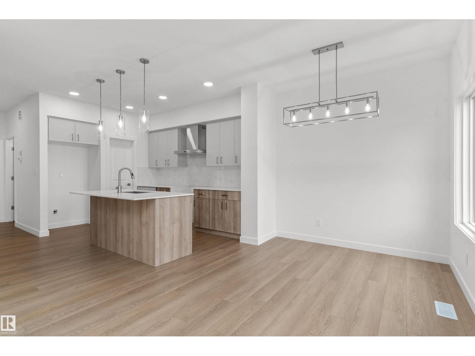 924 18 Av NW, Edmonton, Alberta  T6T 2X4 - Photo 9 - E4477894