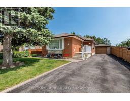 33 BRADSTOCK ROAD, Toronto, Ontario