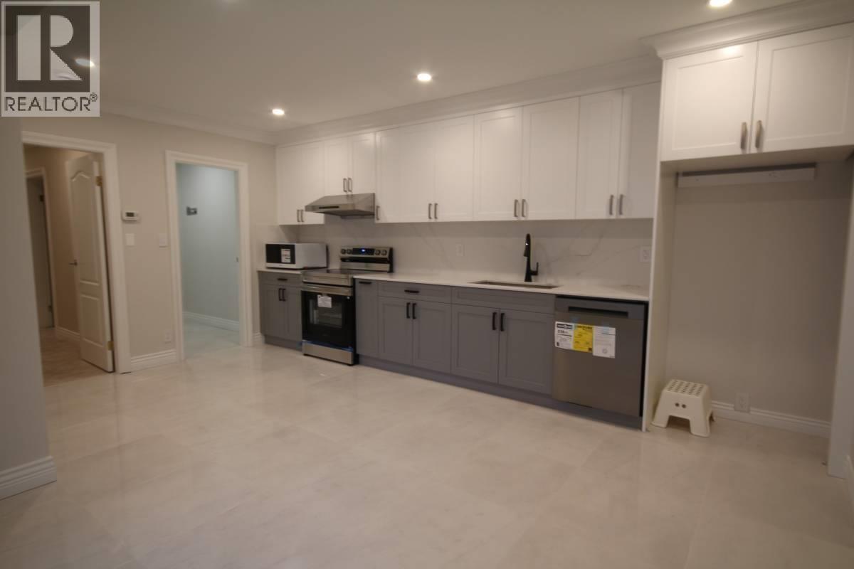 Rental Suite 1395 Camridge Road, West Vancouver, British Columbia  V7S 2M7 - Photo 2 - R3114252