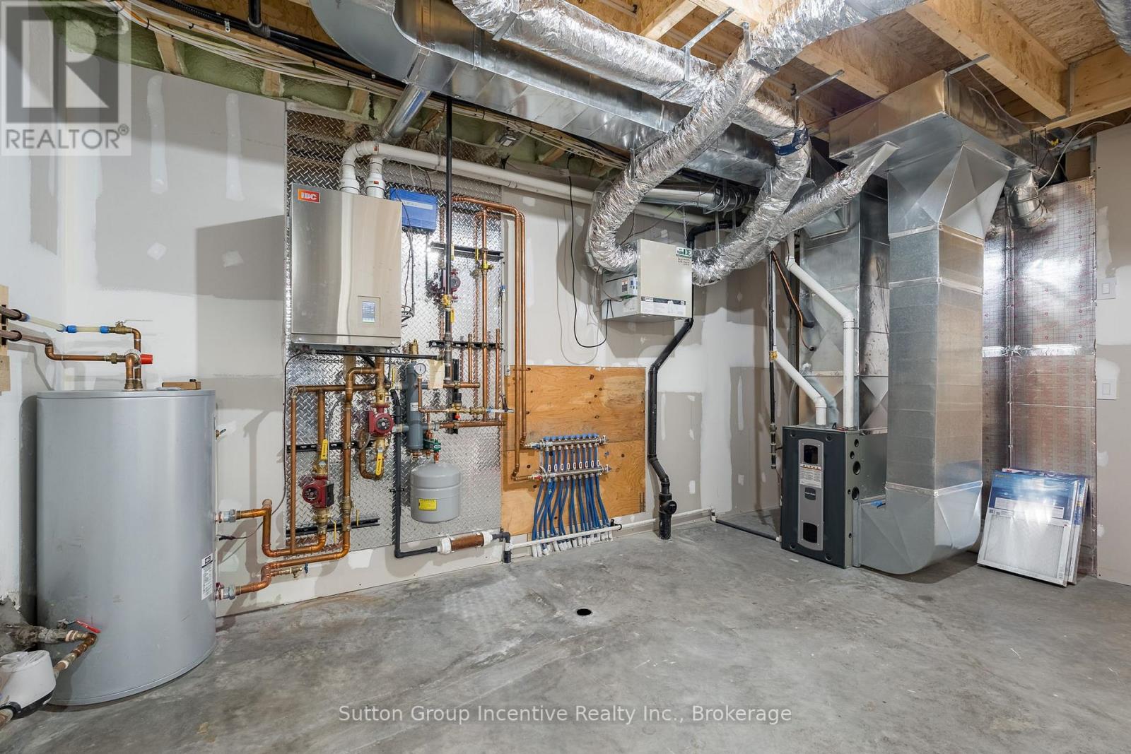 24 St Georges Court, Huntsville, Ontario  P1H 1B1 - Photo 43 - X12457047