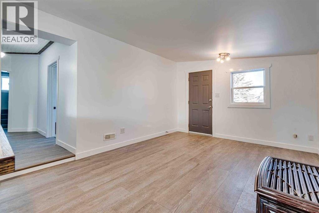 205 Trochu Avenue, Trochu, Alberta  T0M 2C0 - Photo 9 - A2273292