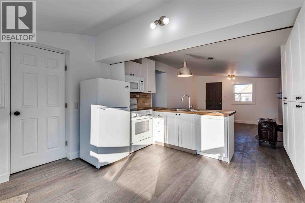 205 Trochu Avenue, Trochu, Alberta  T0M 2C0 - Photo 6 - A2273292